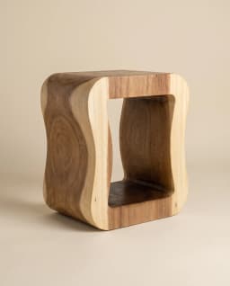 Dessus d'assise d'OMBAK : les cernes concentriques du Suar en pleine surface